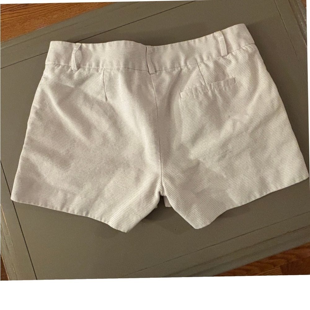 Elegant White Women's Bermuda Shorts - Picture 5 of 5